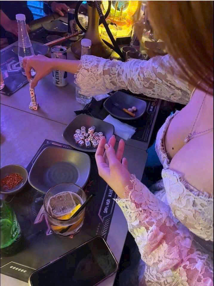 하노이 런던 가라오케 관련 공식 미디어 사진 1