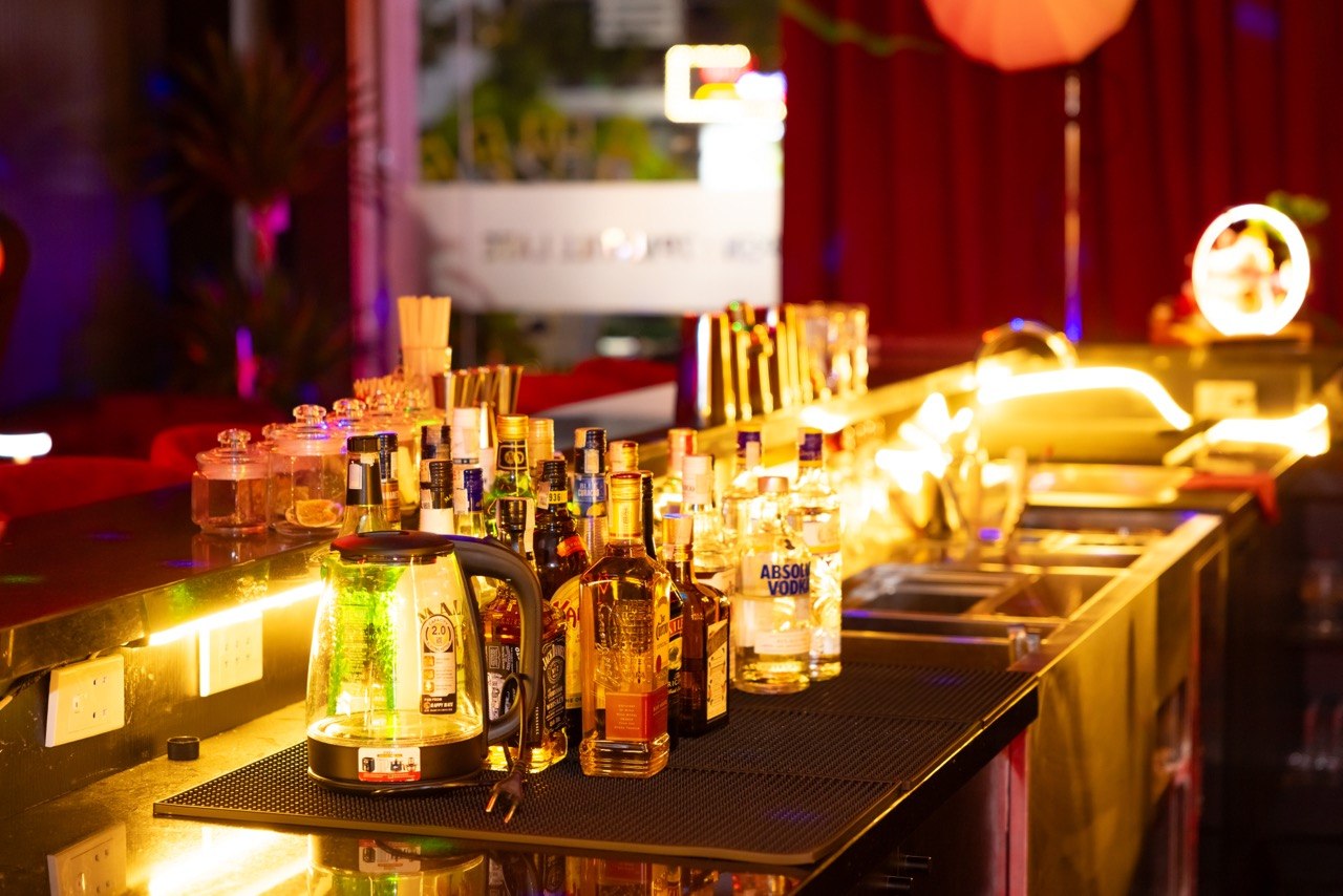 evloution-danang-secret-bar-store_ref-2.
